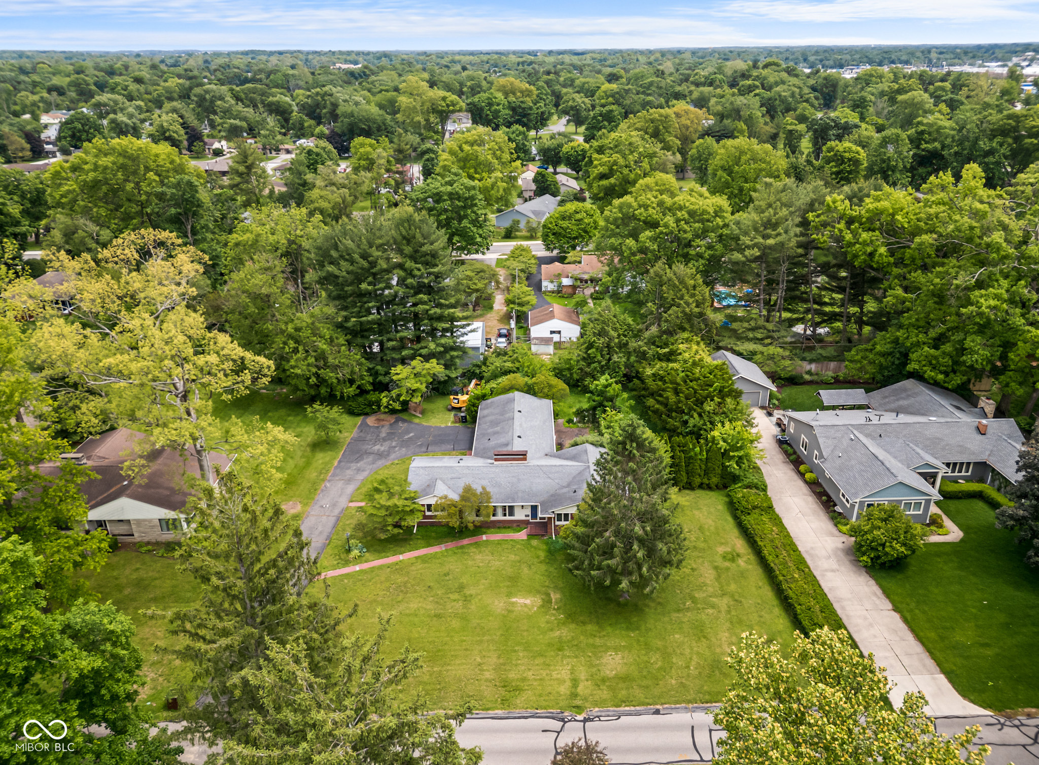 3233 Woodland Parkway