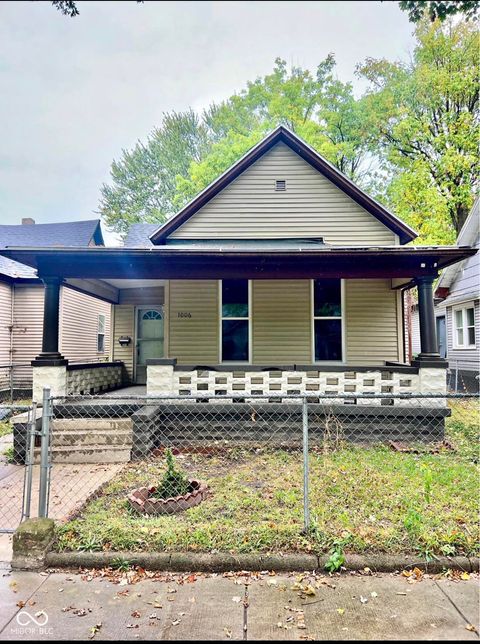 Photo of 1006 N 9th Street, Terre Haute, IN 47807 (MLS # 22092325)