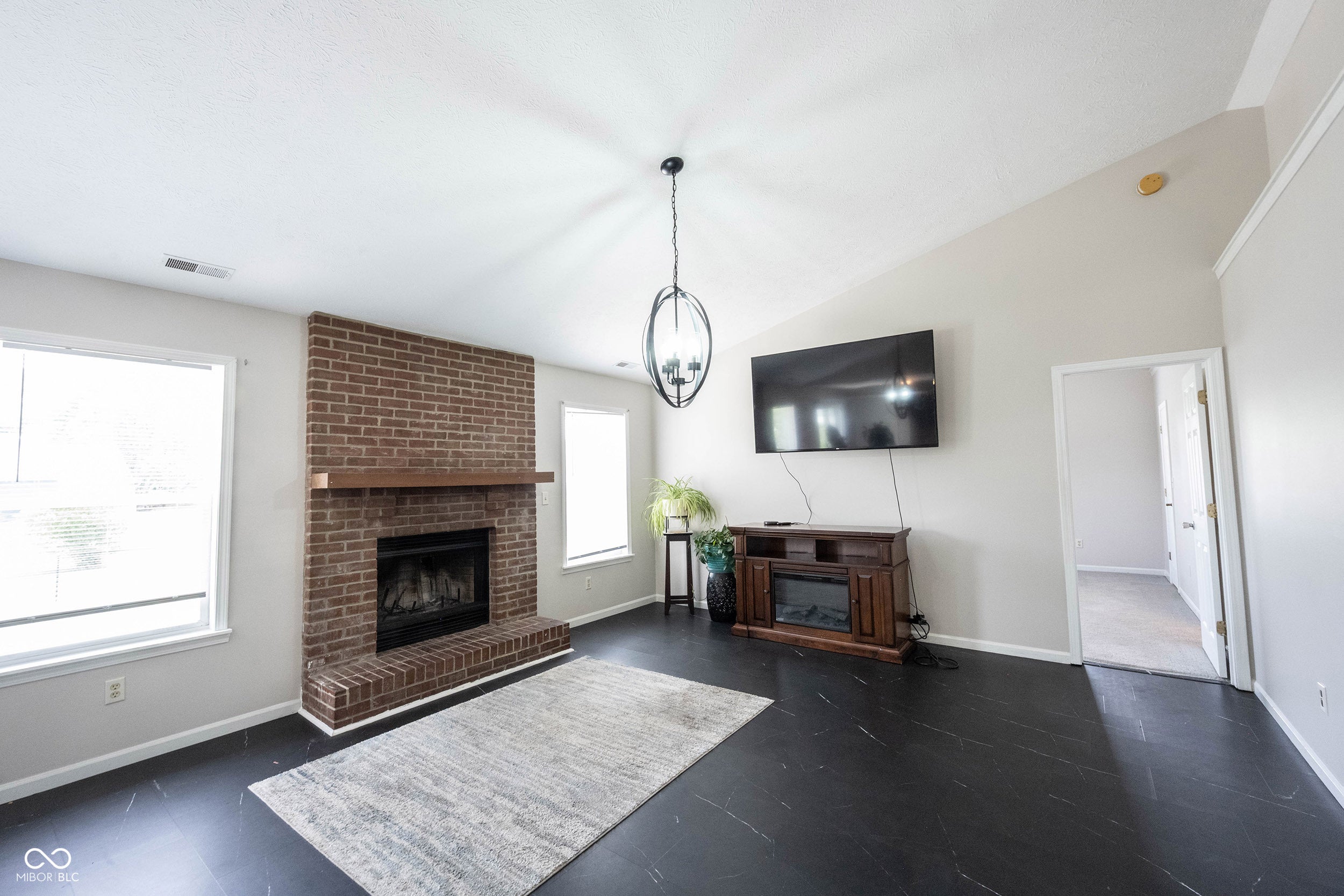 136 E Lullaby Court