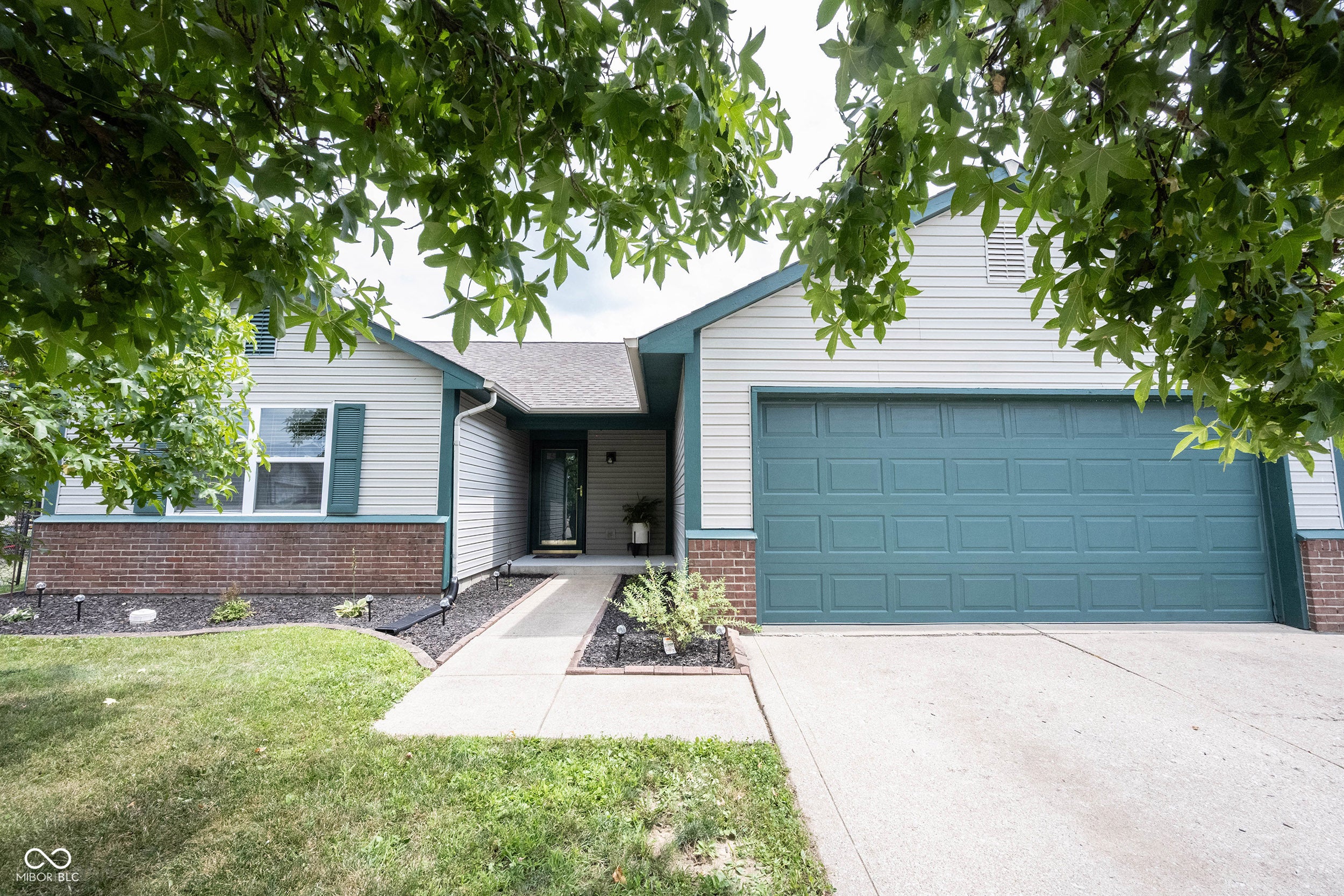 136 E Lullaby Court