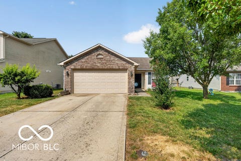 Photo of 160 Thistlewood Drive, Greenfield, IN 46140 (MLS # 22117870)