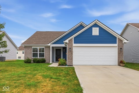 Photo of 1591 N Sailboat Drive, Greenfield, IN 46140 (MLS # 22126442)
