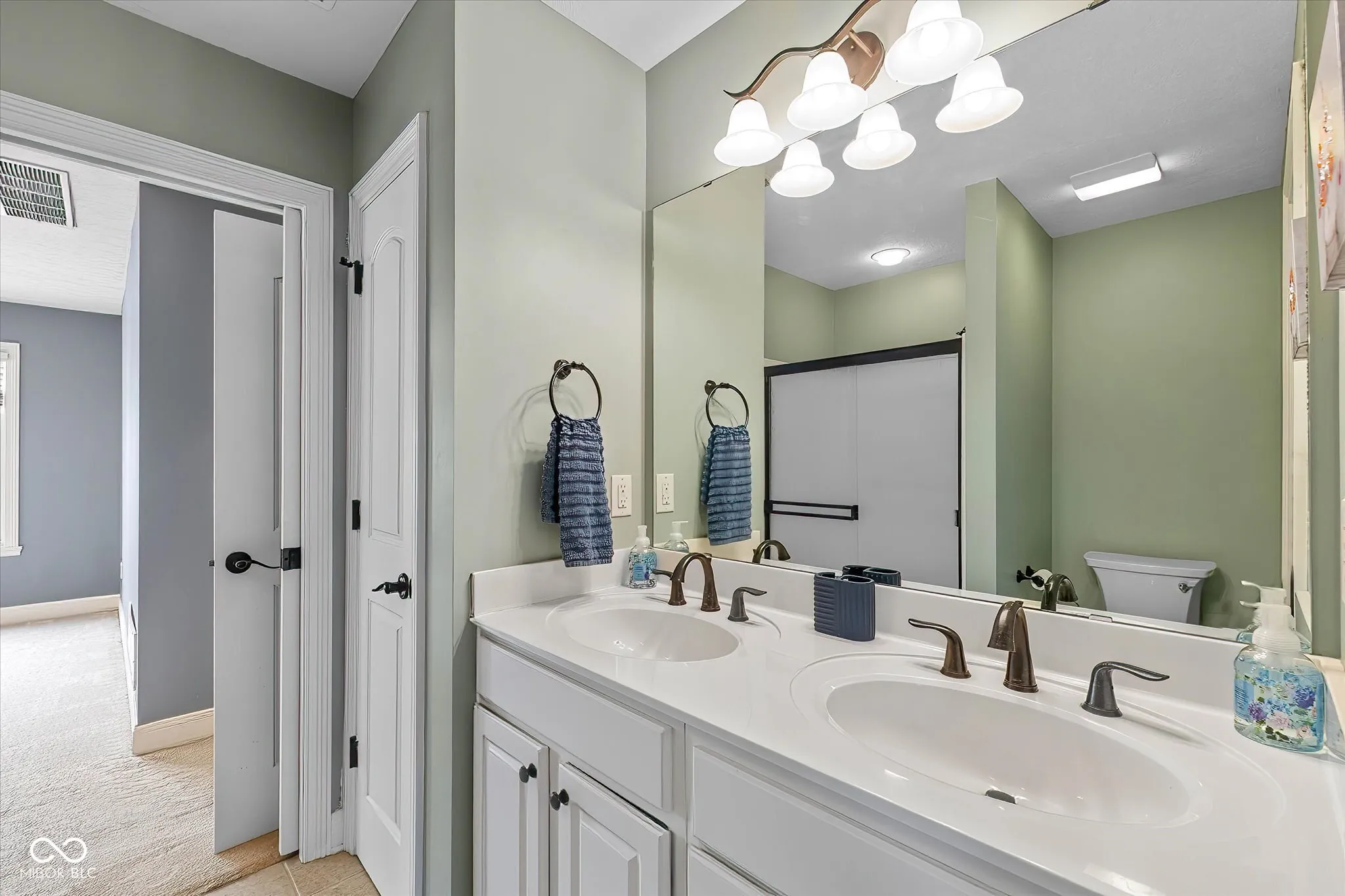 Fishers, Indiana 46040, United States, 5 Bedrooms Bedrooms, ,5 BathroomsBathrooms,Residential,Pending,251992