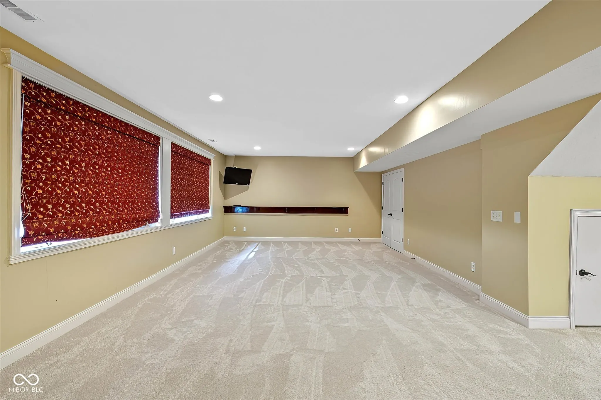 Fishers, Indiana 46040, United States, 5 Bedrooms Bedrooms, ,5 BathroomsBathrooms,Residential,Pending,251992