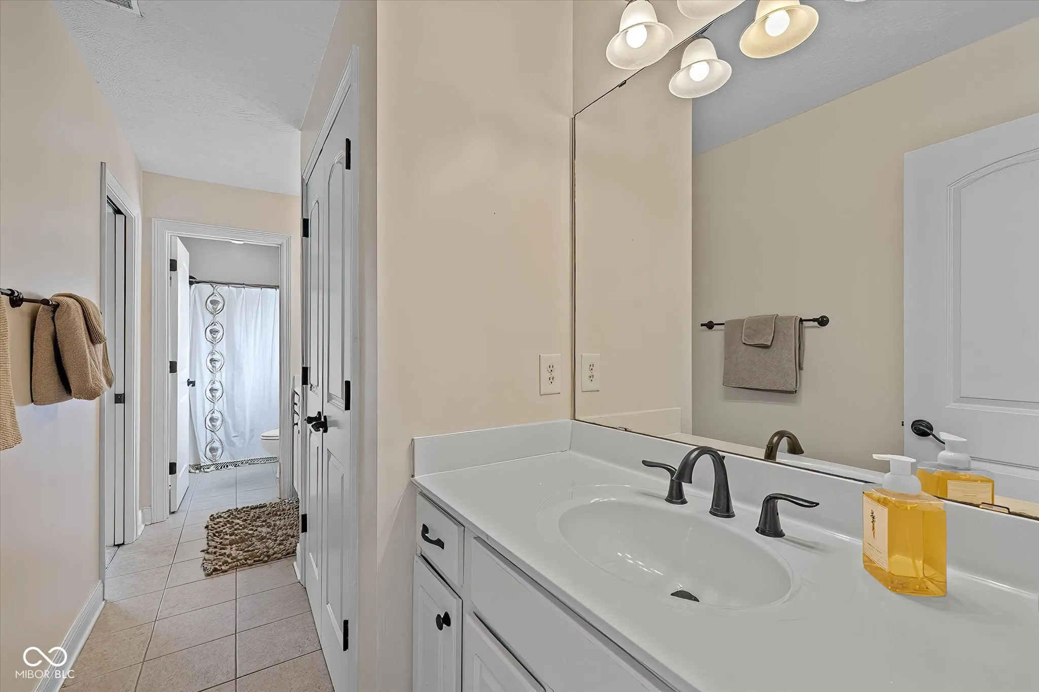 Fishers, Indiana 46040, United States, 5 Bedrooms Bedrooms, ,5 BathroomsBathrooms,Residential,Pending,251992