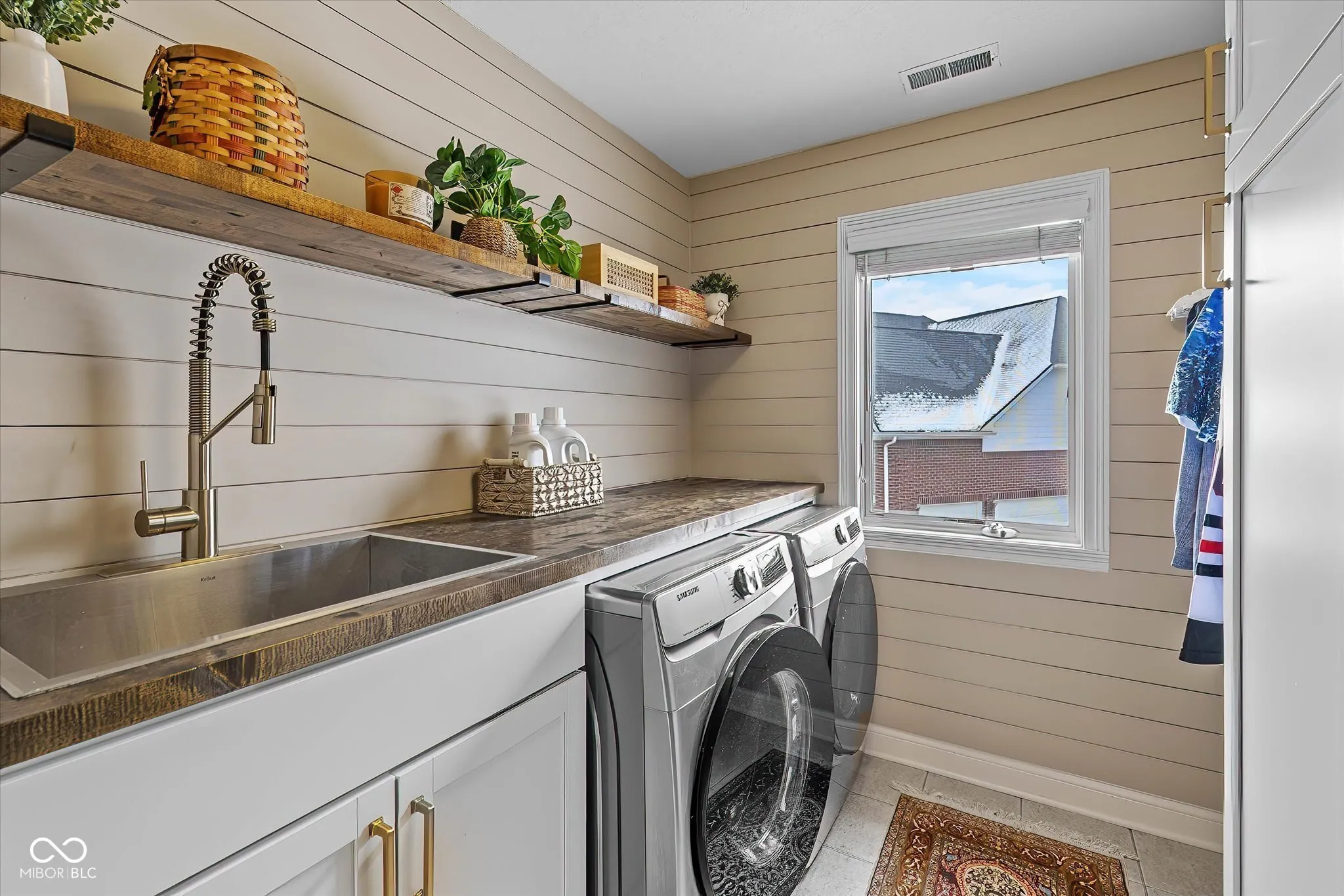 Fishers, Indiana 46040, United States, 5 Bedrooms Bedrooms, ,5 BathroomsBathrooms,Residential,Pending,251992