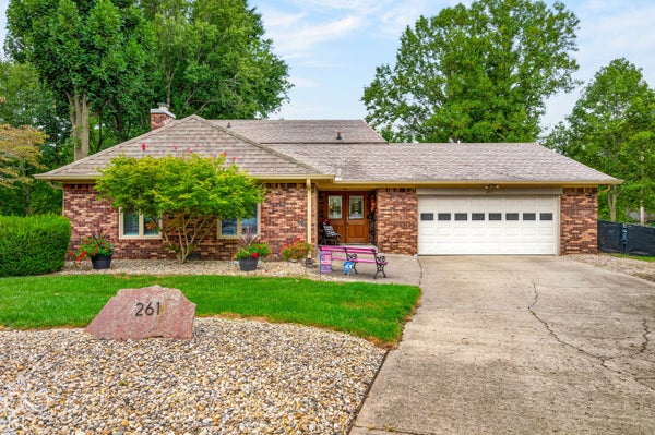 261 OAKWOOD CT, GREENWOOD, IN 46142 - Image c7f8d3df158251af367f682a9d8d9216/2467901812