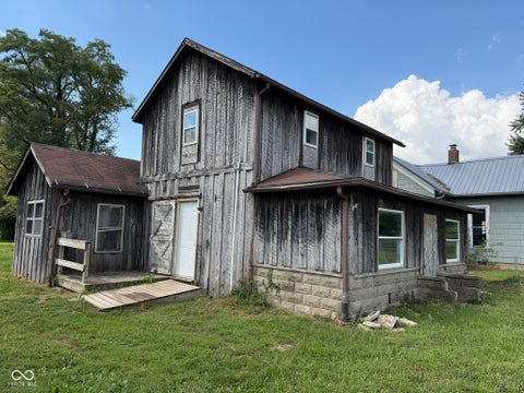 Photo of 8324 S Us Highway 41, Rosedale, IN 47874 (MLS # 22123240)