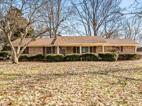 Photo of 7027 Forest Park Drive, Indianapolis, IN 46217 (MLS # 22084041)