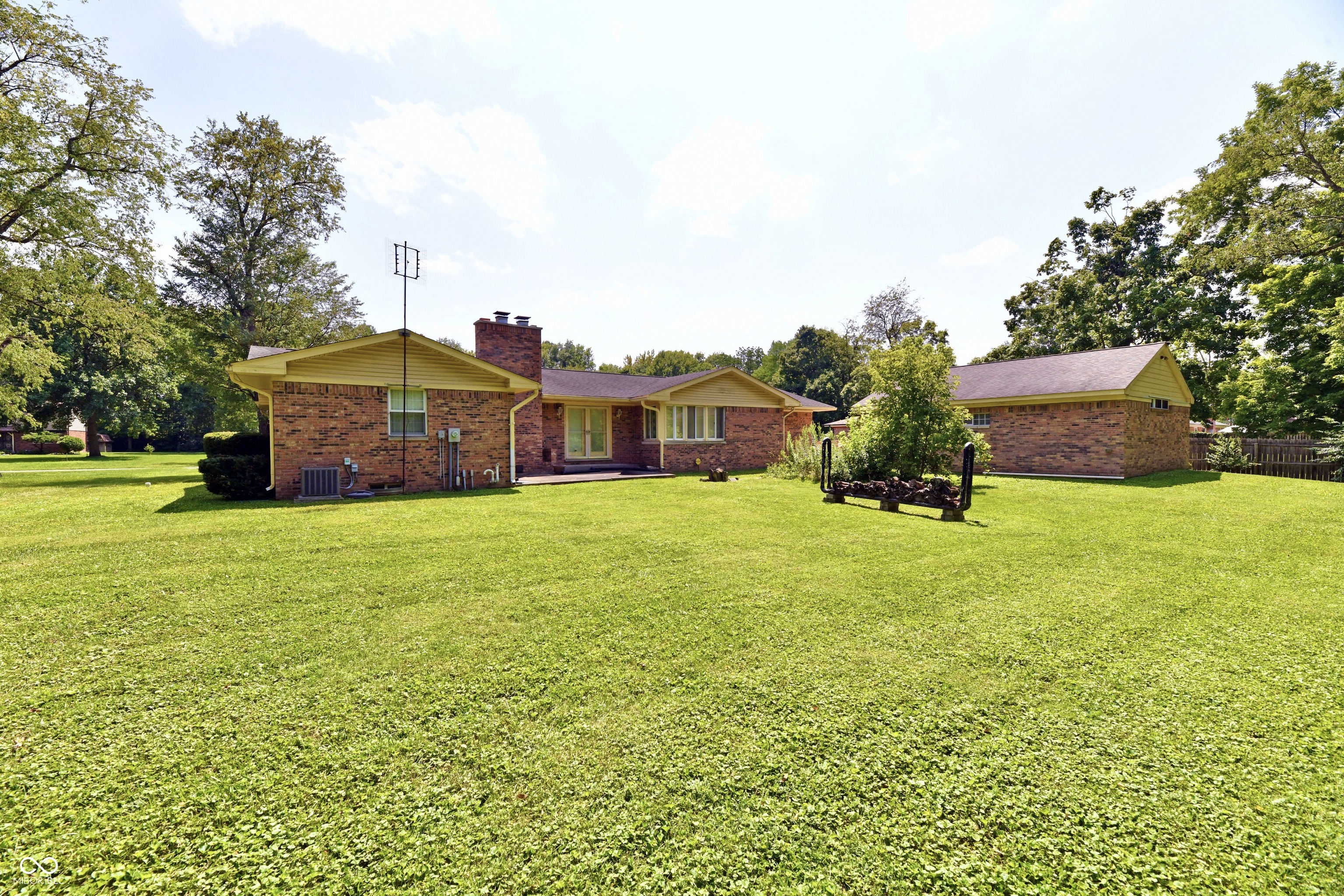 Photo 6 of 23 of 944 Loughery Lane house