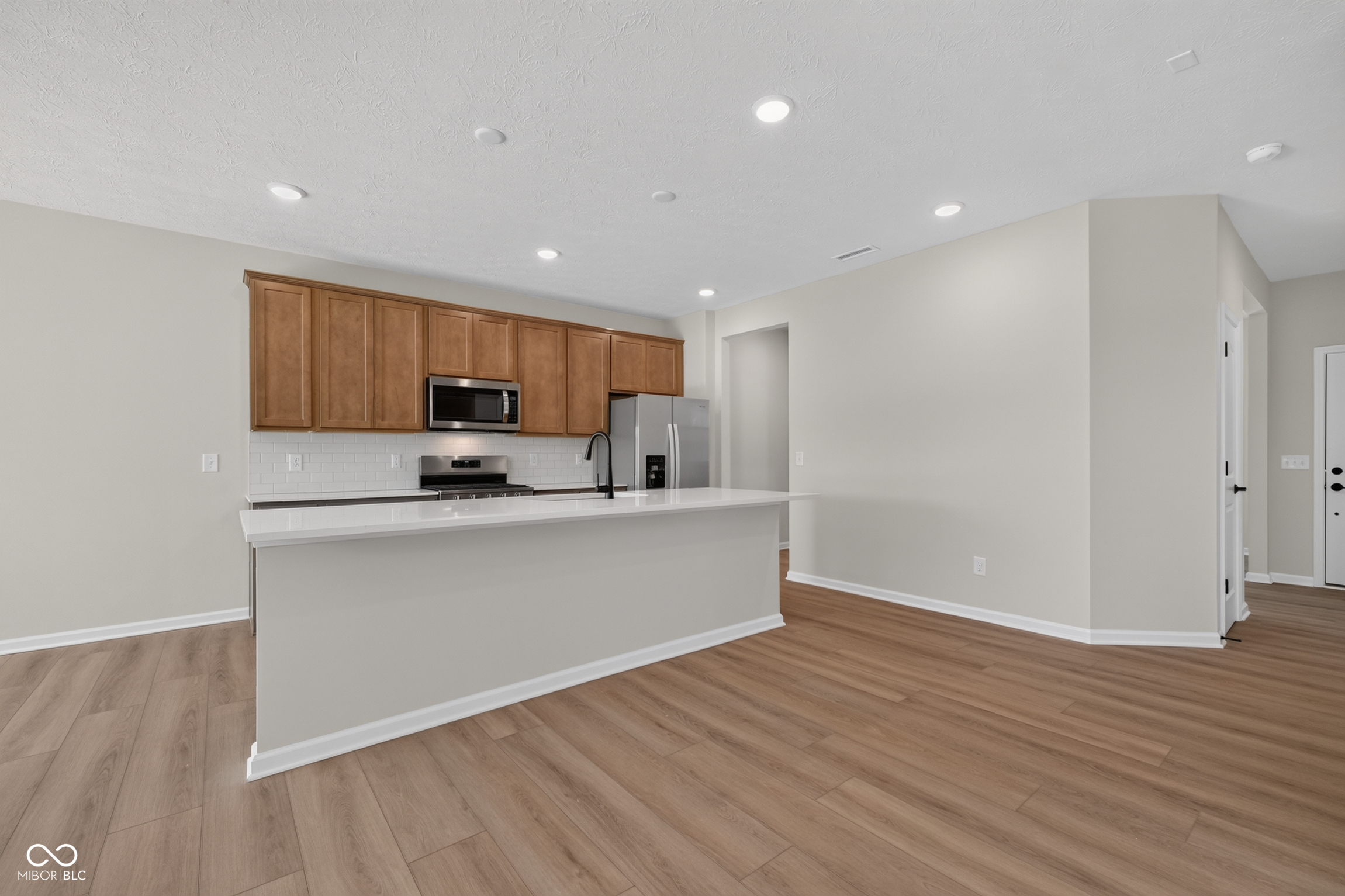 903 Sugarland Way