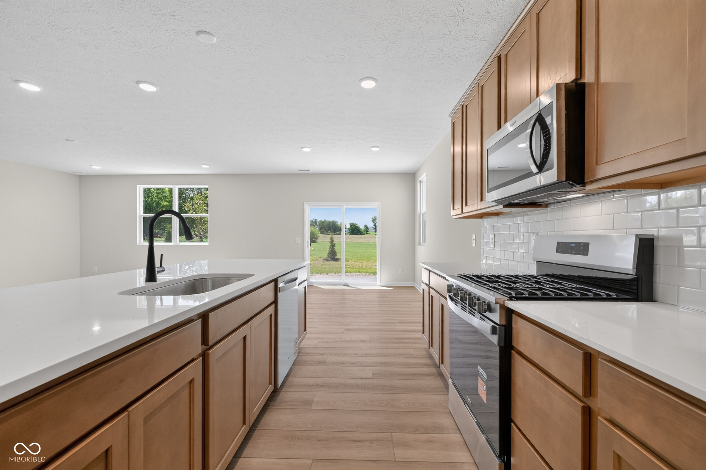 903 Sugarland Way