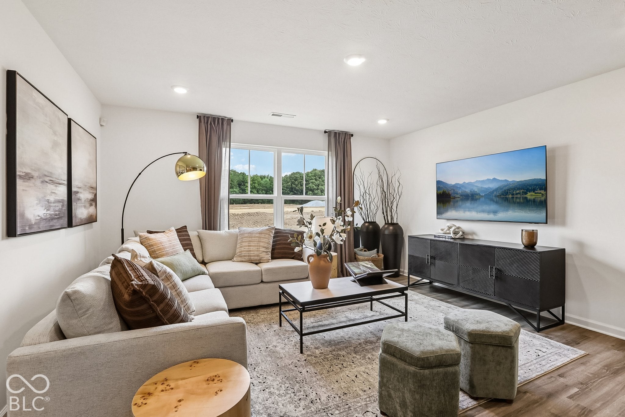 3176 W Vintage Street