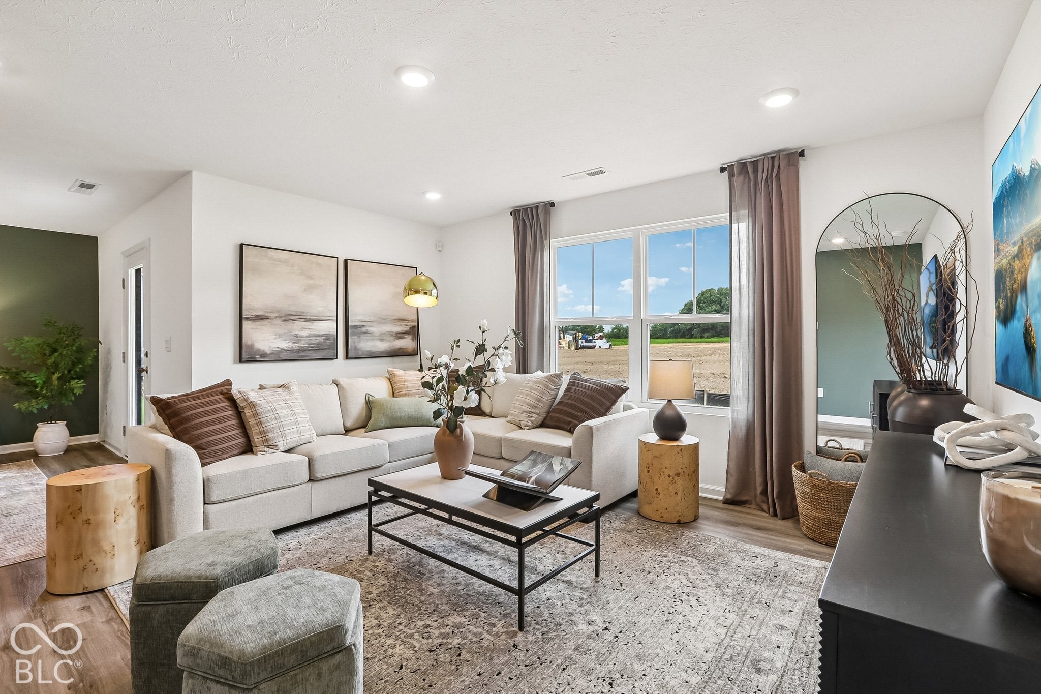 3176 W Vintage Street
