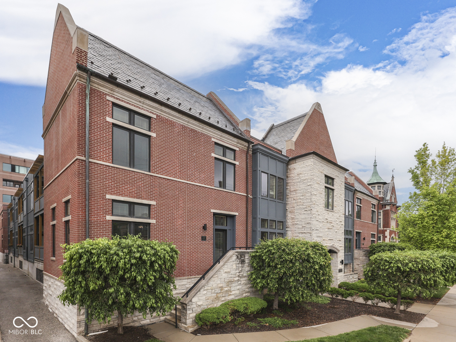 222 N East Street 103