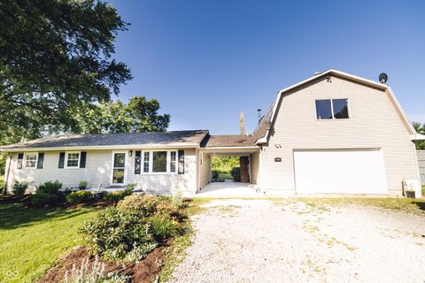 Photo of 5880 Mason Court, Martinsville, IN 46151 (MLS # 22105331)