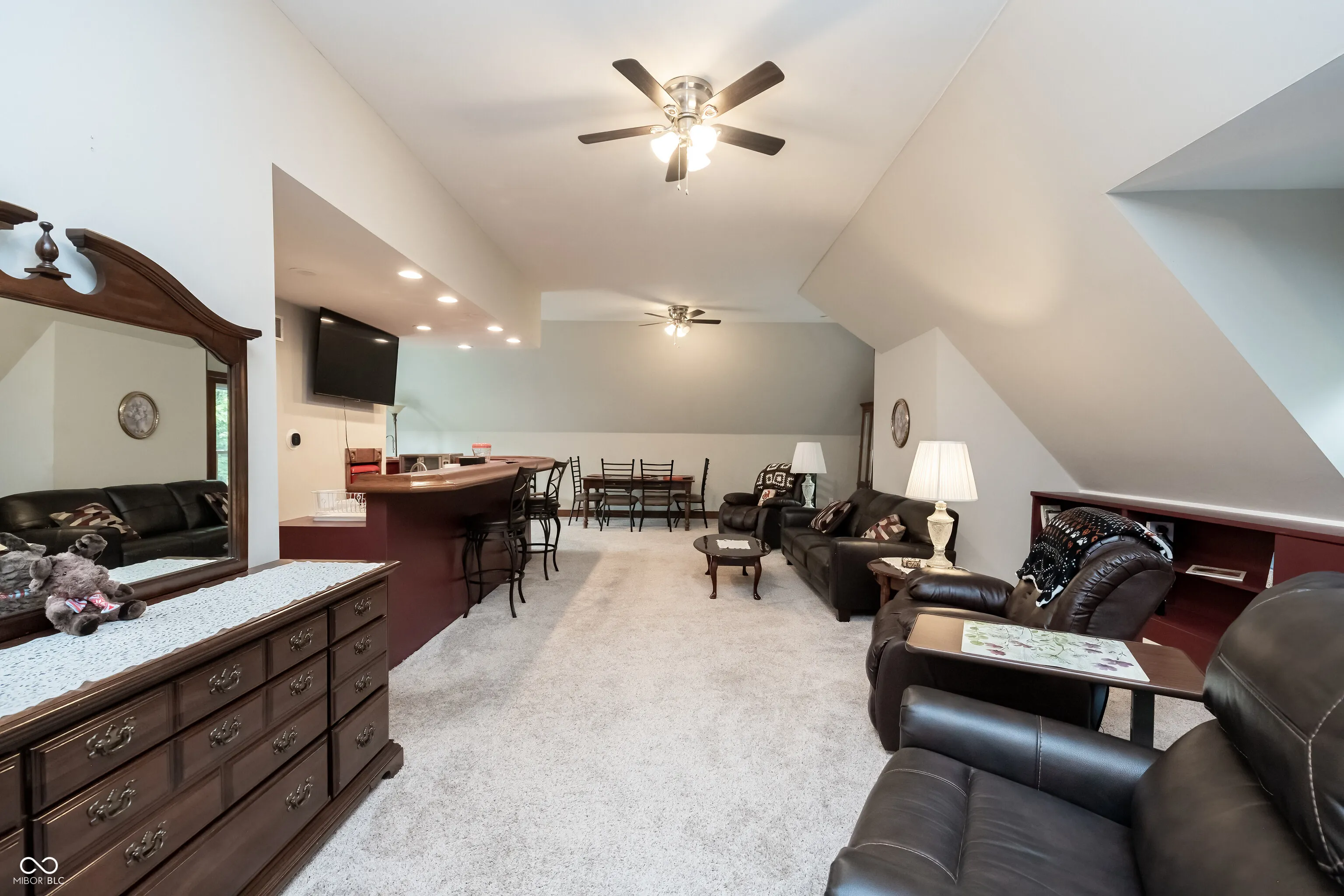 Indianapolis, Indiana 46221, United States, 3 Bedrooms Bedrooms, ,4 BathroomsBathrooms,Residential,Active,53577