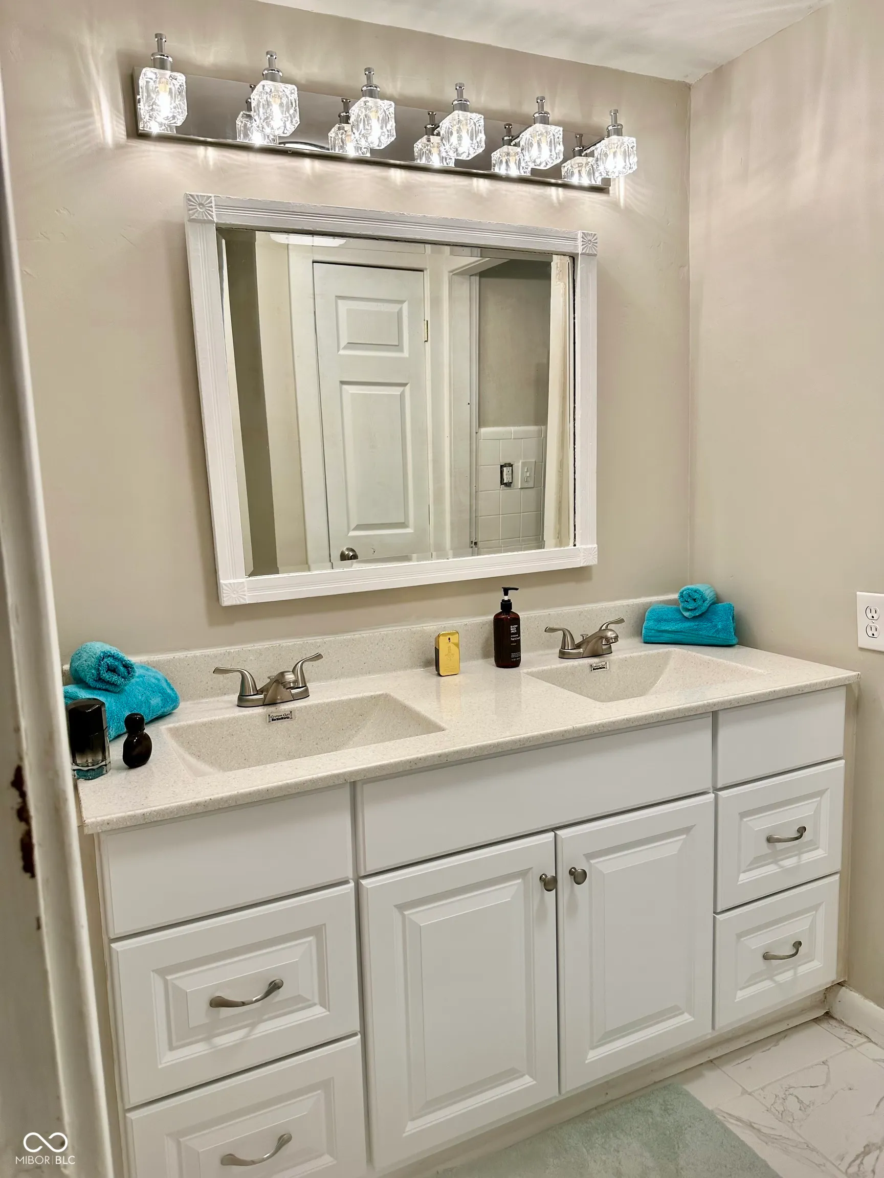 Indianapolis, Indiana 46221, United States, 3 Bedrooms Bedrooms, ,4 BathroomsBathrooms,Residential,Active,53577