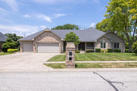 Photo of 4610 Fox Moor Place, Greenwood, IN 46143 (MLS # 22110399)