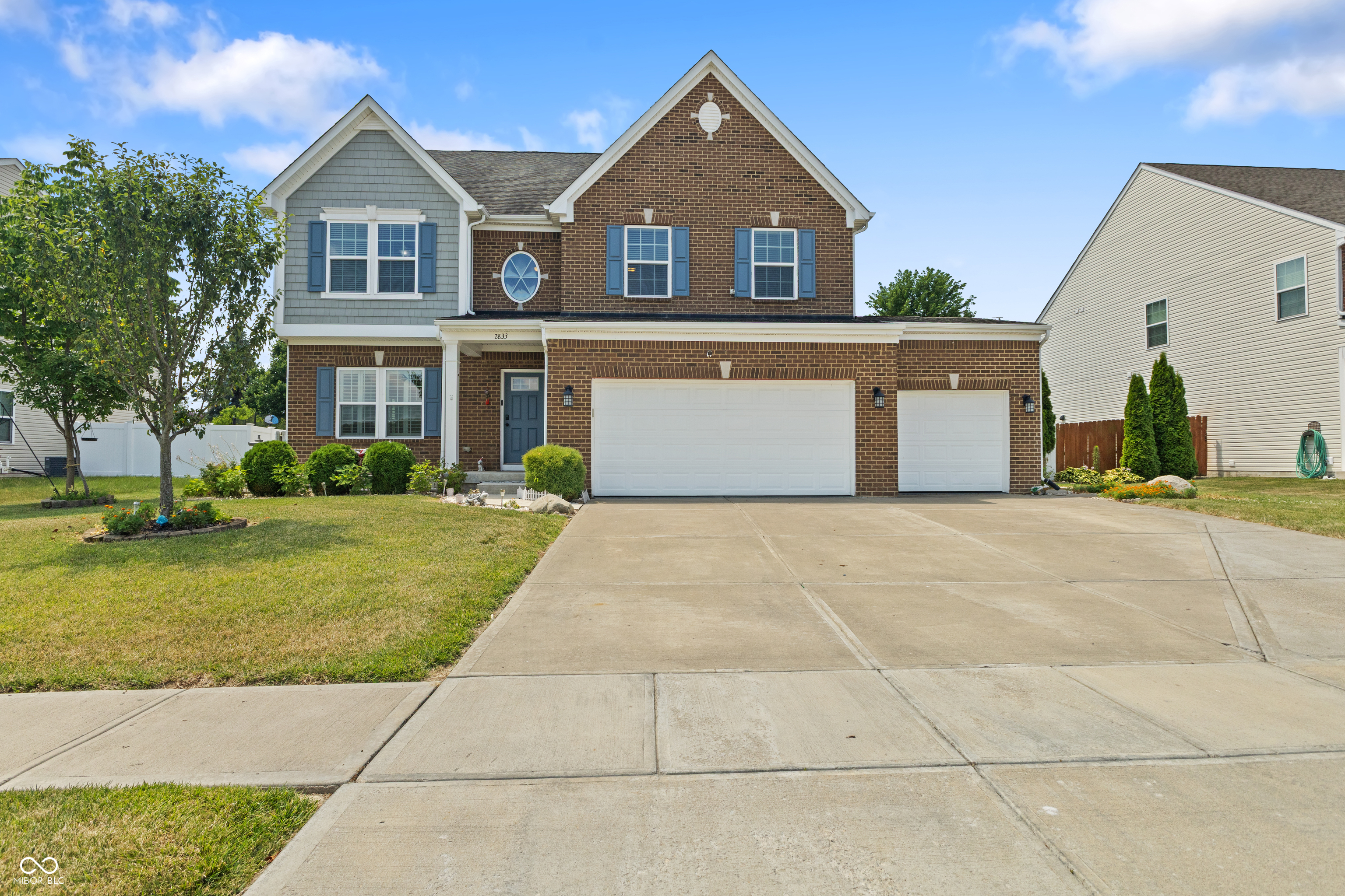 2833 Holiday Way