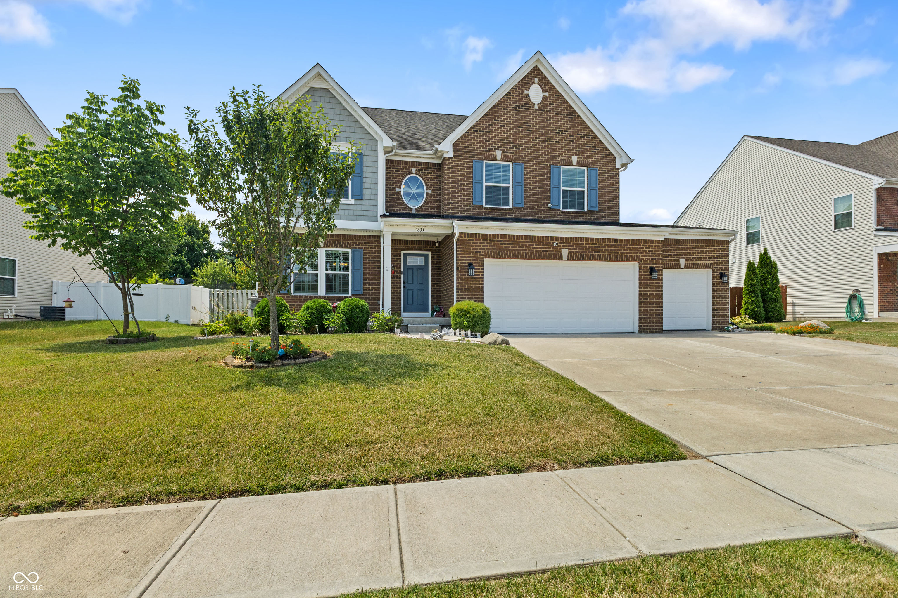 2833 Holiday Way