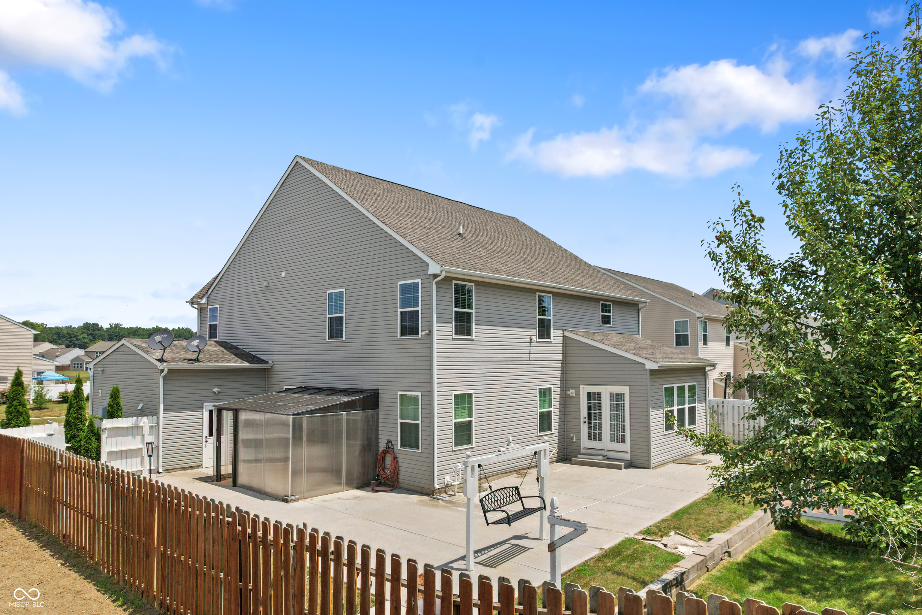 2833 Holiday Way
