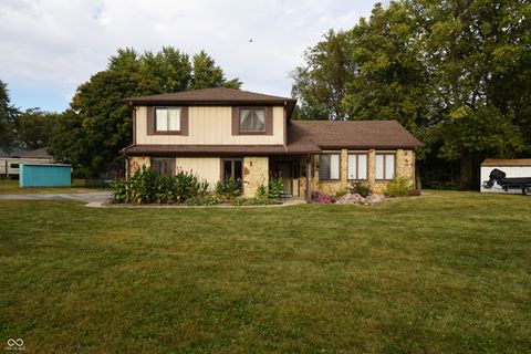 Photo of 7490 W Sacramento Drive, Greenfield, IN 46140 (MLS # 22068506)