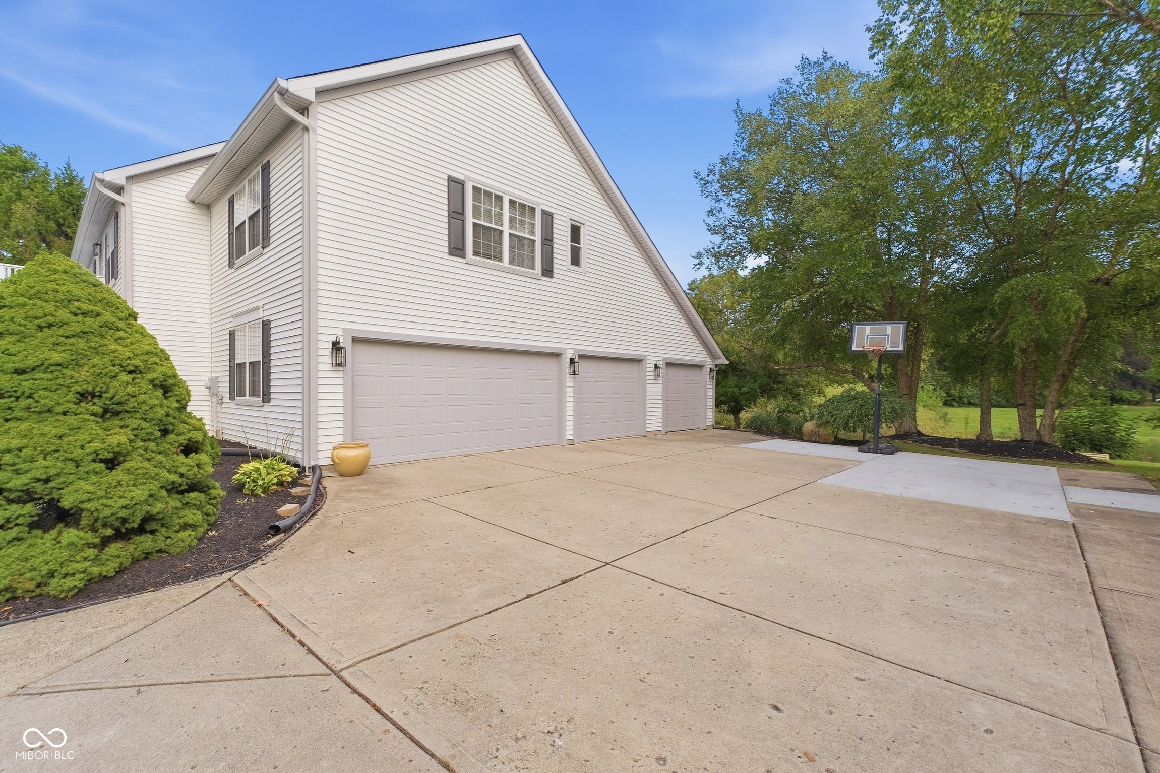11405 Regency Lane