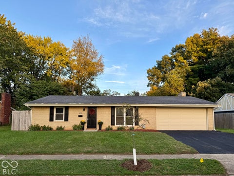 Photo of 4019 Eisenhower Drive, Indianapolis, IN 46254 (MLS # 22133401)