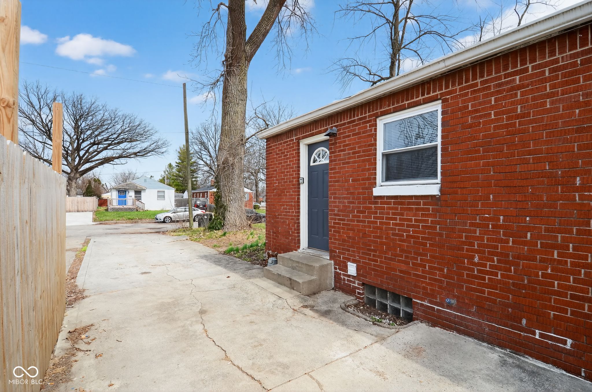 6063 University Avenue