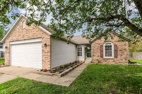Photo of 988 Canary Creek Drive, Franklin, IN 46131 (MLS # 22095387)