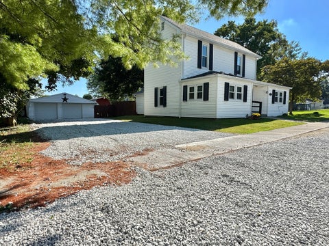 Photo of 179 Cross ST, Clayton, IN 46118 (MLS # 22122903)