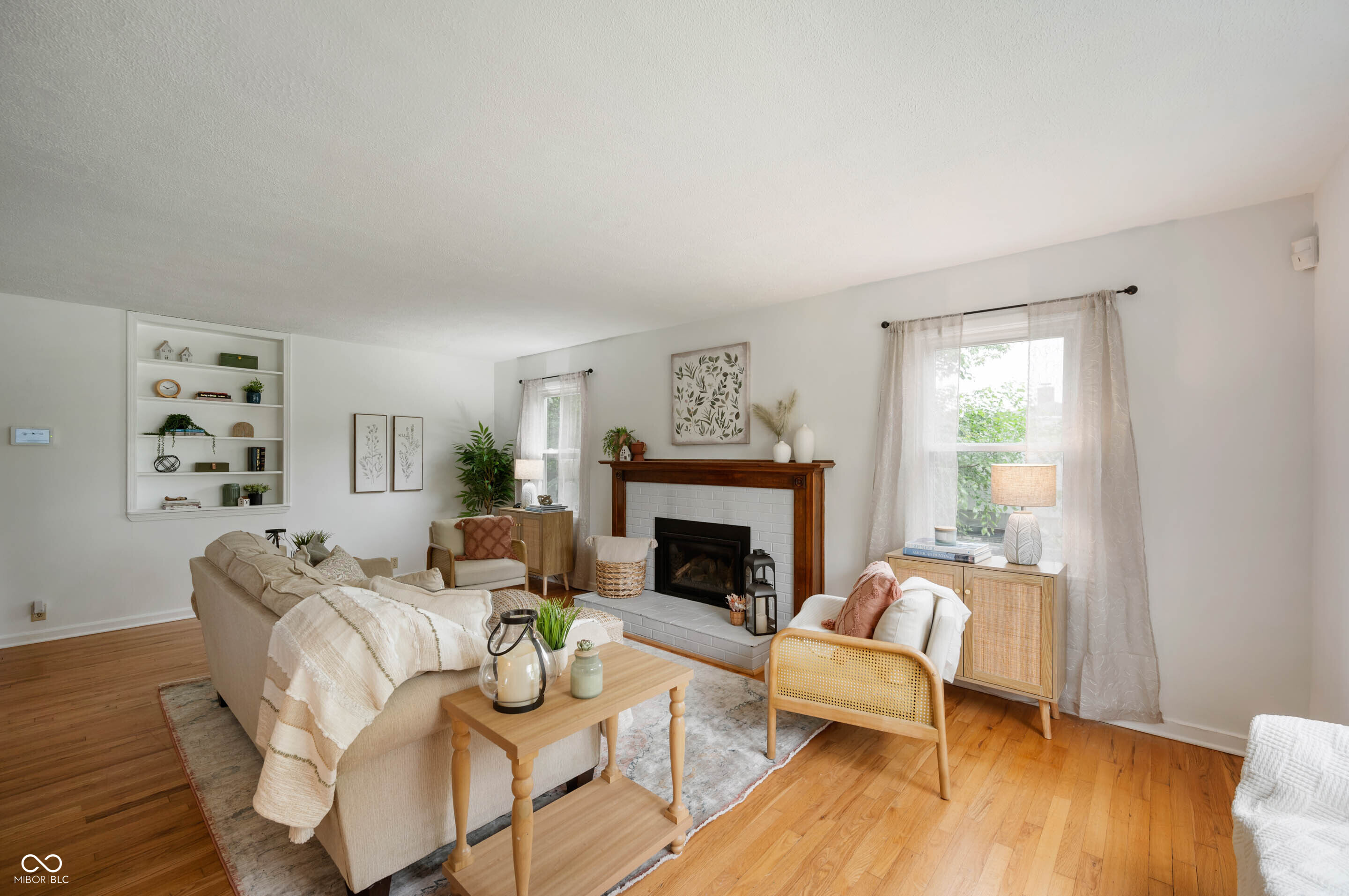 6865 Meadow View Drive