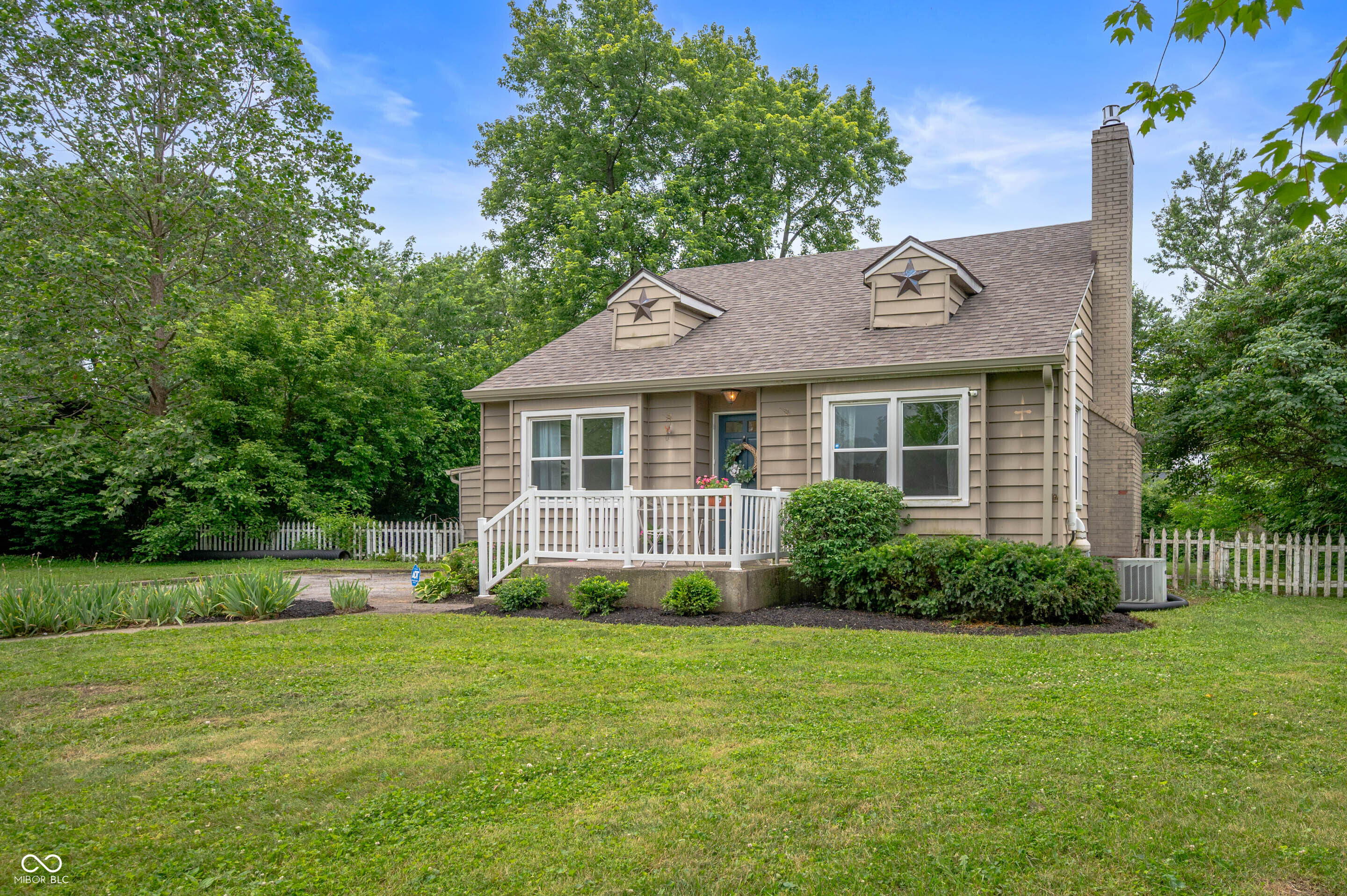 6865 Meadow View Drive