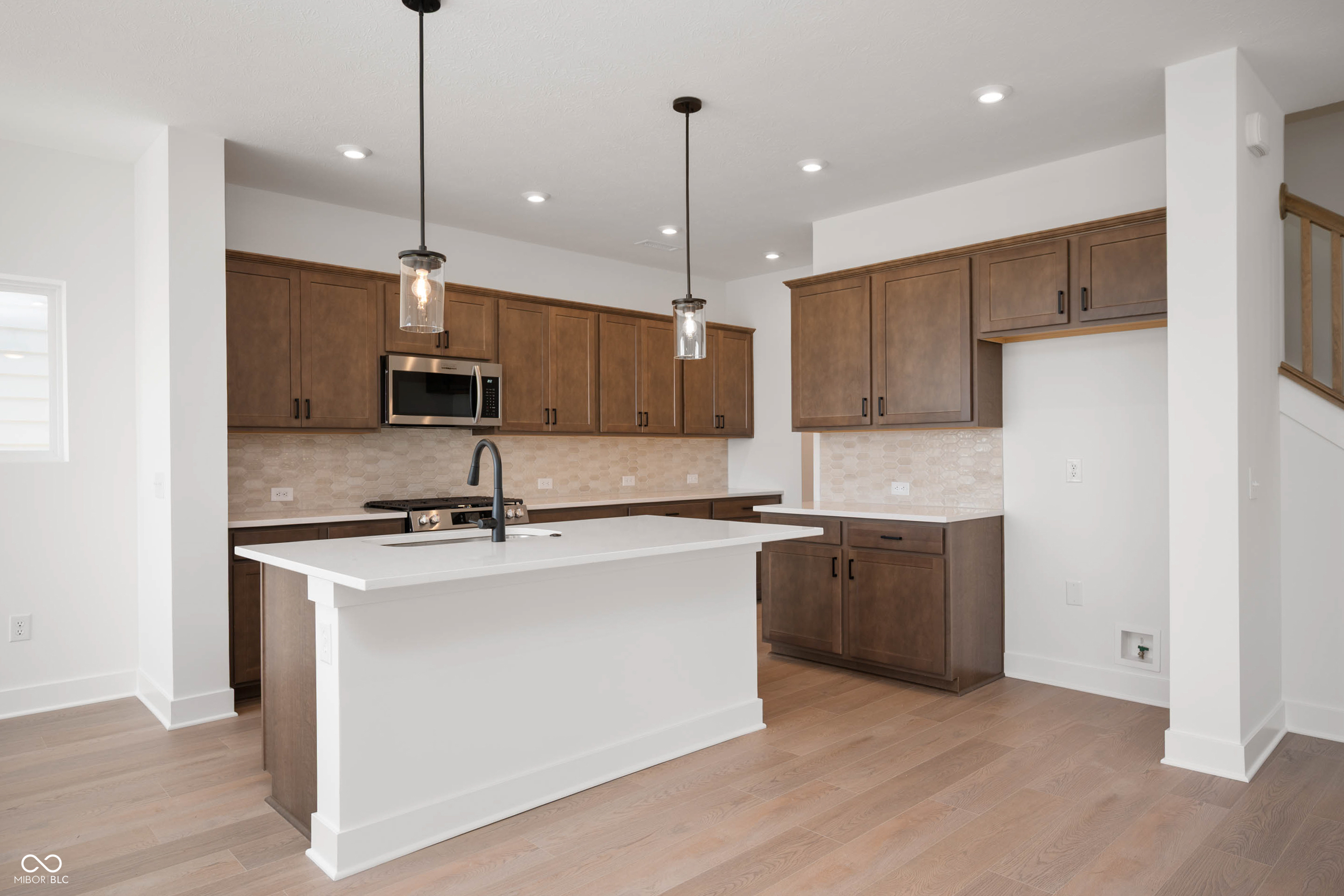 773 James William Lane