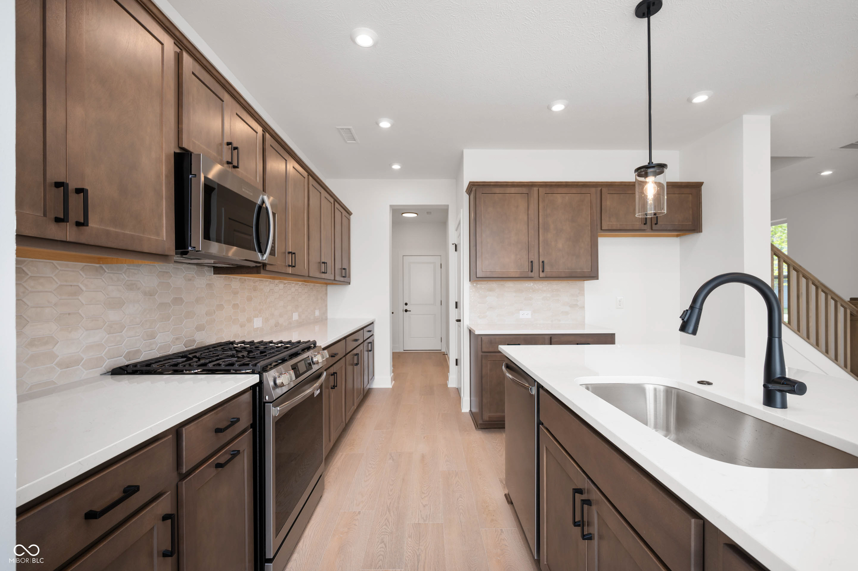 773 James William Lane