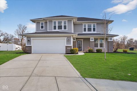 Photo of 11904 Crossbill Court, Noblesville, IN 46060 (MLS # 22082369)
