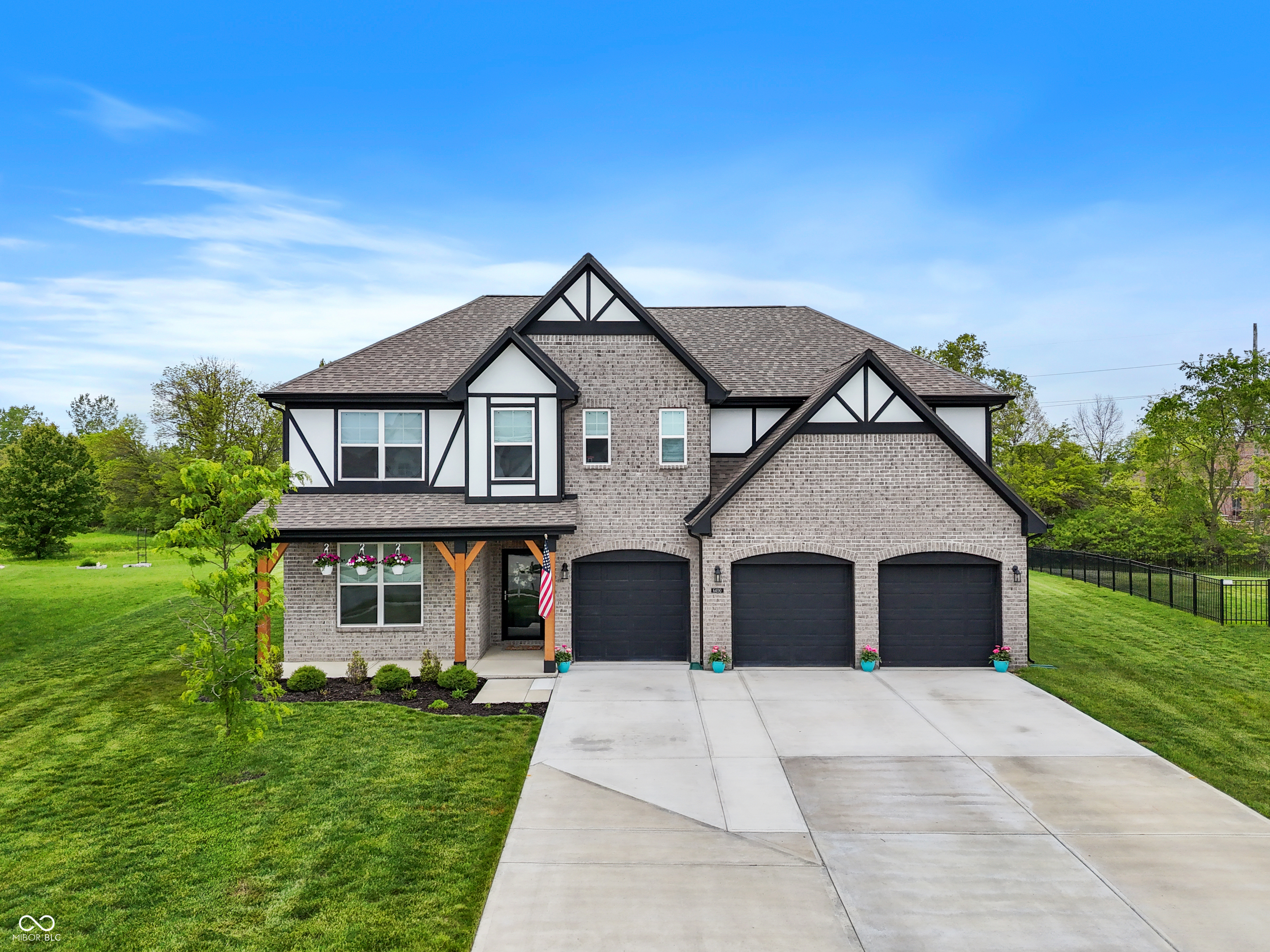 6400 Whitecap Lane