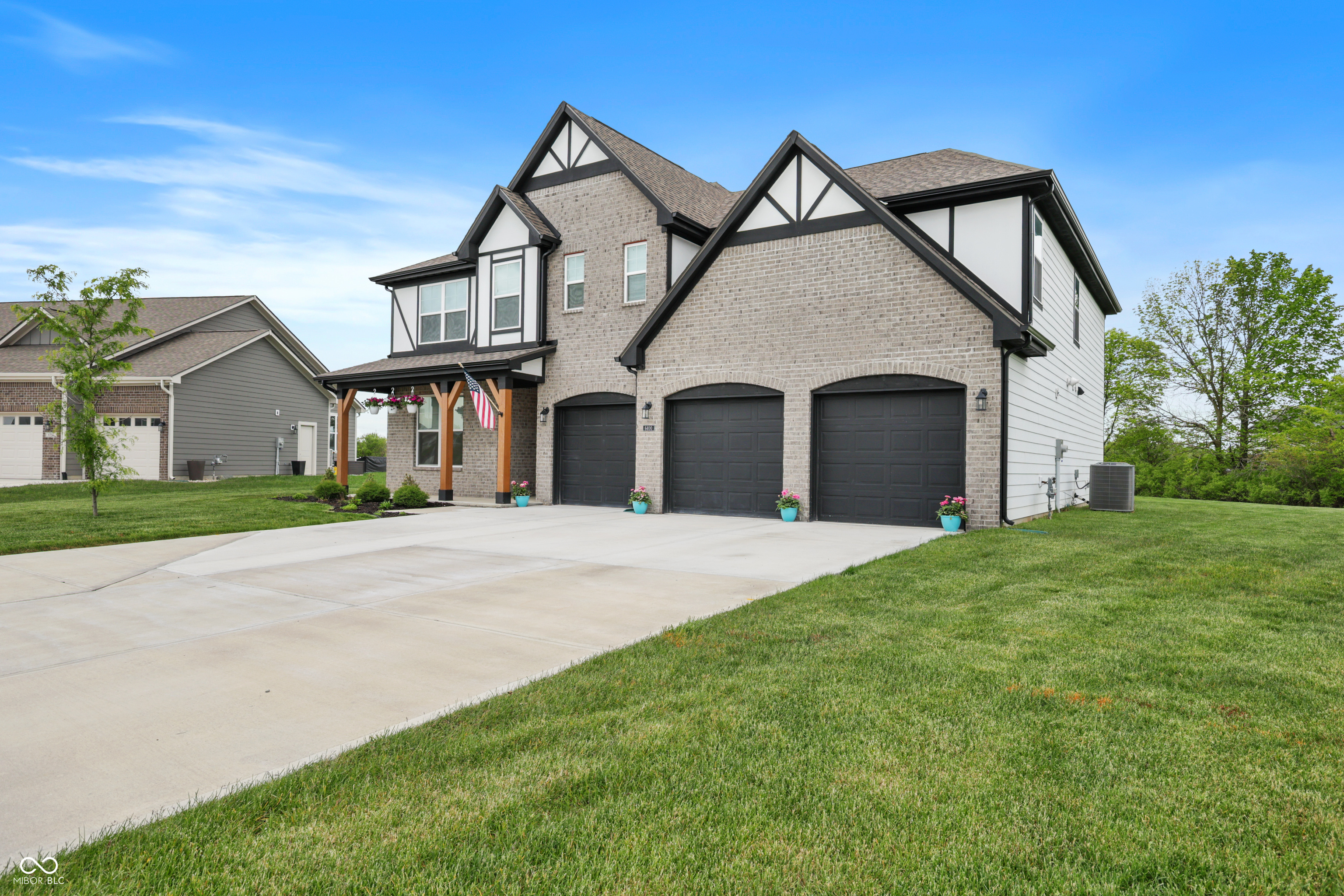 6400 Whitecap Lane