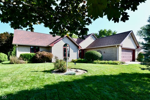 Photo of 5006 Essex Drive, Carmel, IN 46033 (MLS # 22114222)