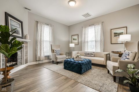 Photo of 328 Lesley Avenue, Indianapolis, IN 46219 (MLS # 22081706)