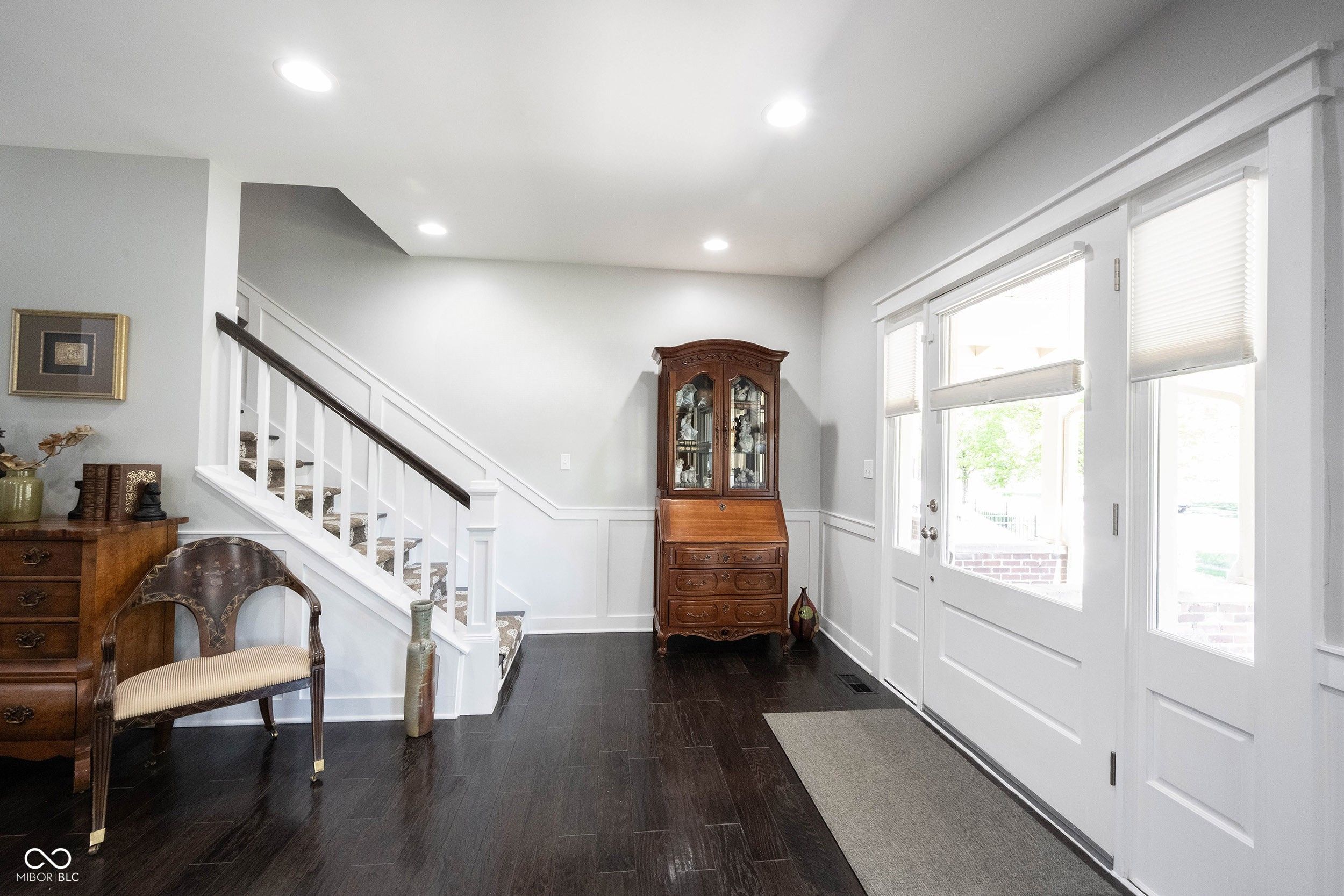 2350 N College Avenue