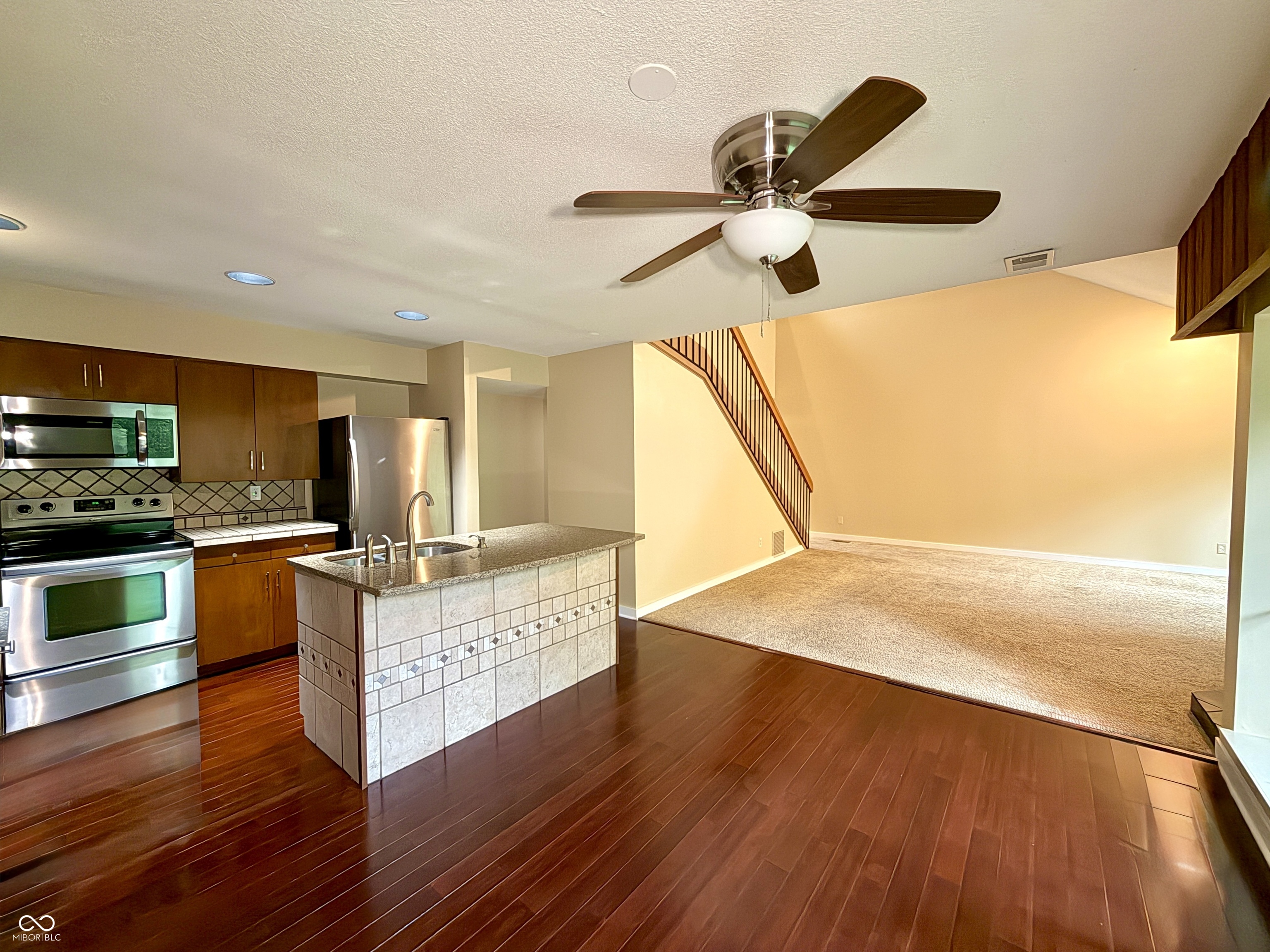 9451 S Pointe Lasalles Drive S 63