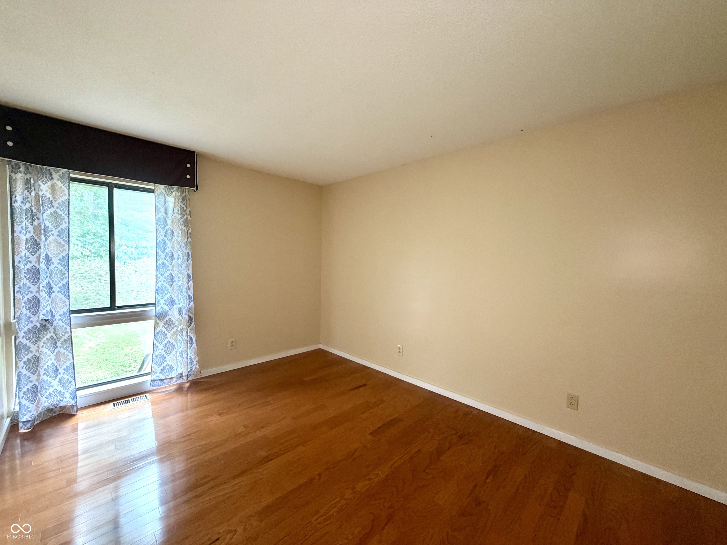 9451 S Pointe Lasalles Drive S 63