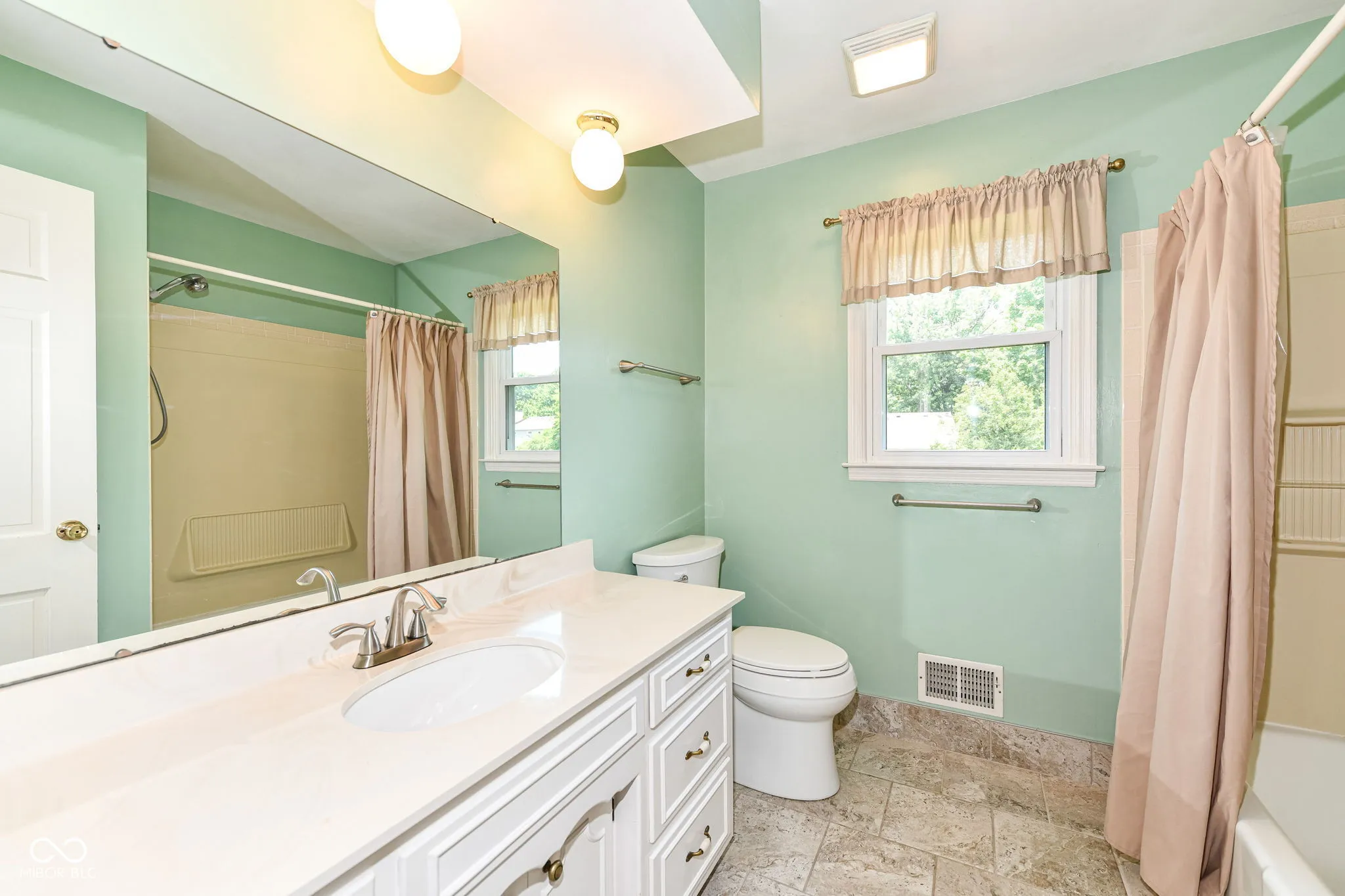 Indianapolis, Indiana 46260, United States, 4 Bedrooms Bedrooms, ,3 BathroomsBathrooms,Residential,Active,178209