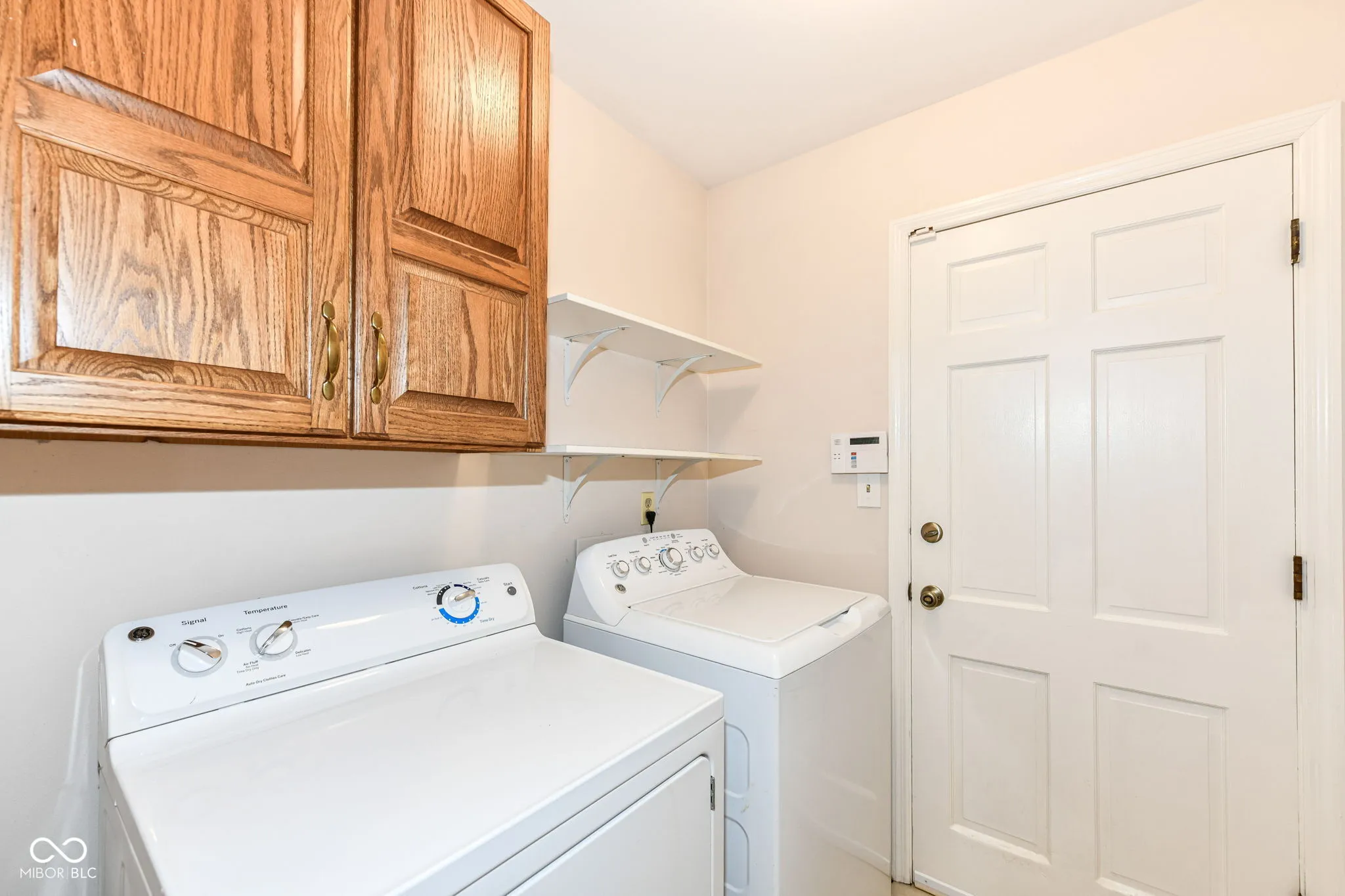 Indianapolis, Indiana 46260, United States, 4 Bedrooms Bedrooms, ,3 BathroomsBathrooms,Residential,Active,178209