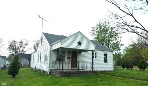 Photo of 616 W 38th Street, Anderson, IN 46013 (MLS # 22096291)