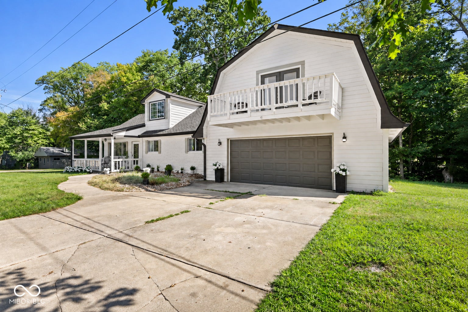 5739 Paradise Drive