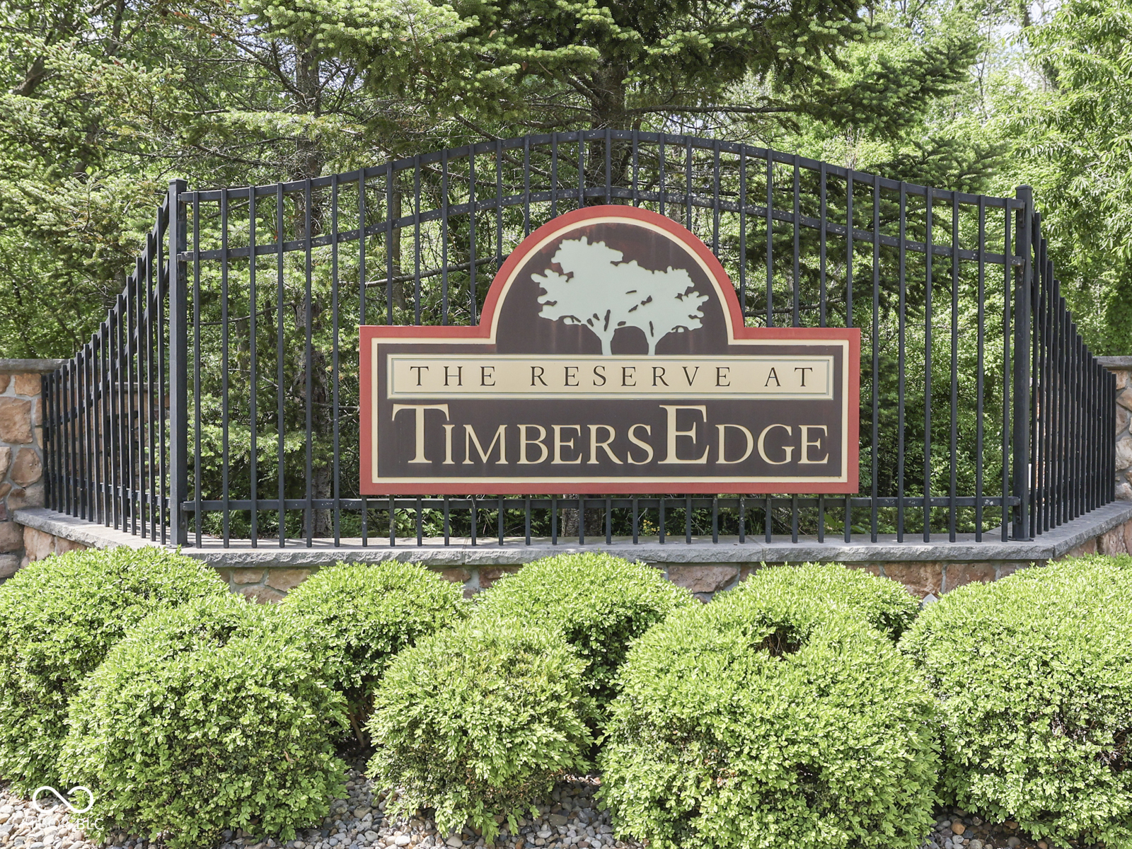 1037 Laurelwood Lane