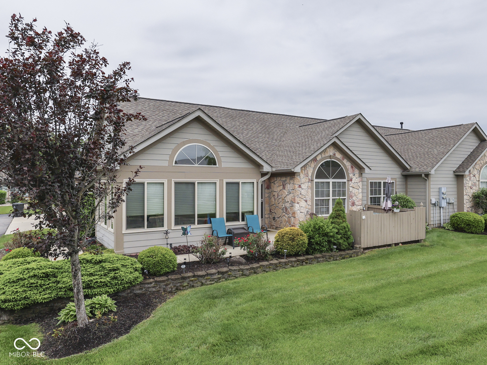 1037 Laurelwood Lane